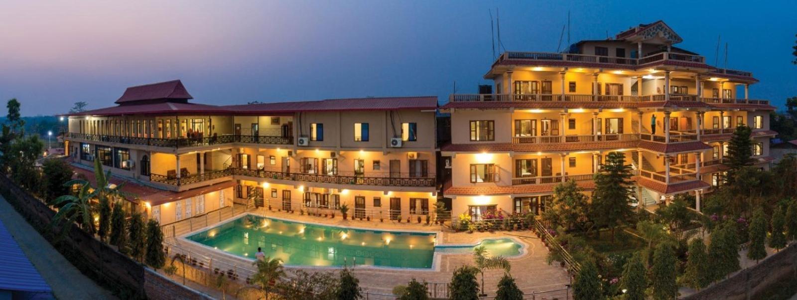 Hotel Royal Safari Chitwan Exterior foto