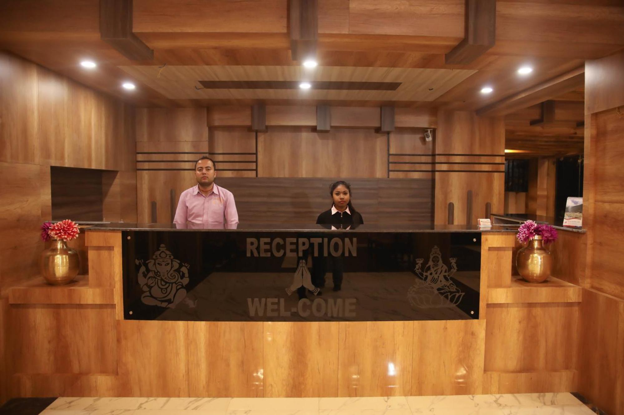Hotel Royal Safari Chitwan Exterior foto