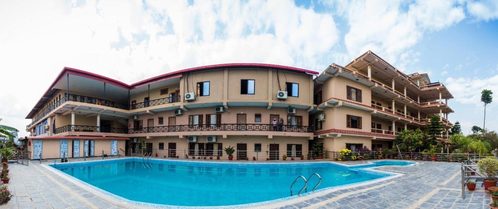 Hotel Royal Safari Chitwan Exterior foto